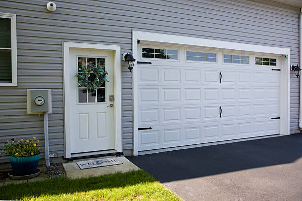 24/7 Emergency Garage Door Panel Replacement experts in Williamston, NC
